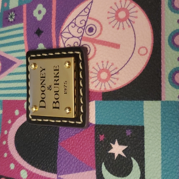 Dooney & Bourke - Disney It's a Small World - Shoulder Bag - Picture 2 of 16